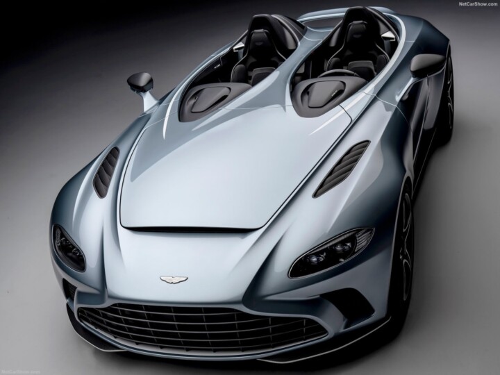 Aston Martin V12 Speedster: O jato de James Bond