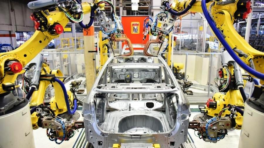 Stellantis, GM e Hyundai paralisam fábricas devido baixa demanda