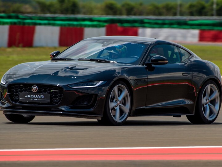 Jaguar lança linha 2021 do F-Type