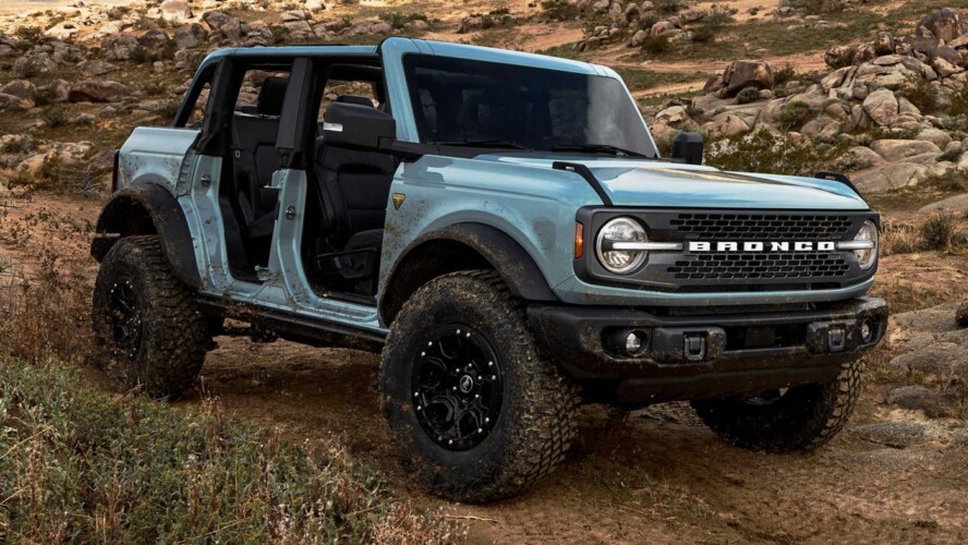 Trajetória do Ford Bronco : CARROS COM CAMANZI