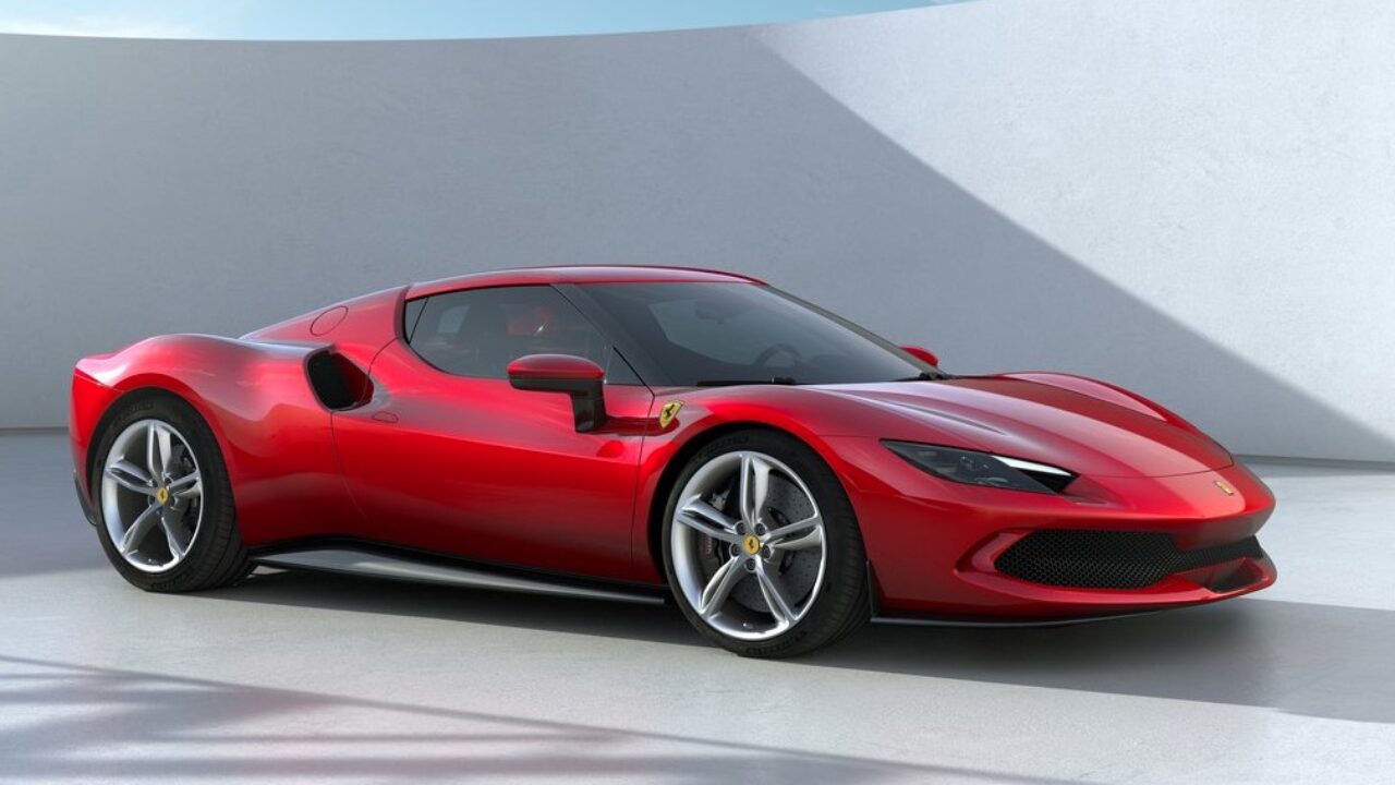 Ferrari conversível de 830 cv chega ao Brasil com preço de R$ 5