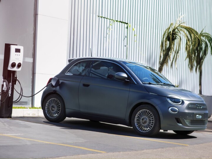 Fiat lança 500e por R$ 240 mil