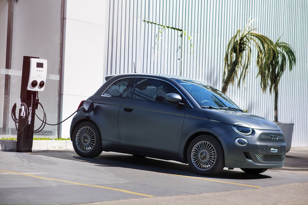 Fiat lança 500e por R$ 240 mil