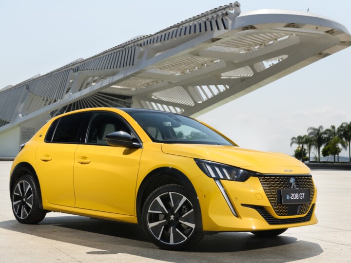 Peugeot expande rede para venda de elétricos