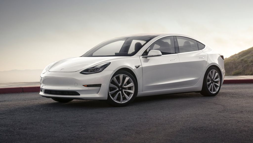 Tesla Model 3 lidera vendas na Europa
