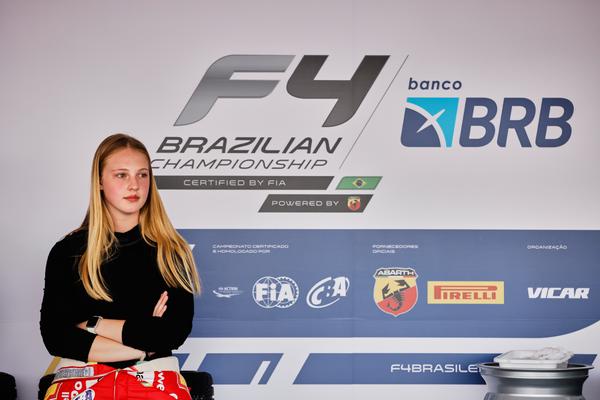 Aurélia Nobels é a presença feminina na Fórmula 4 Brasil (Foto: Duda Bairros/Vicar)