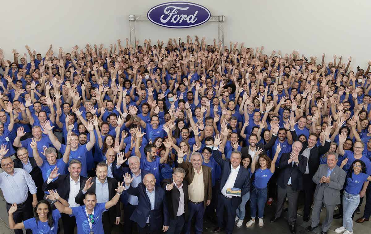 Mesmo sem fábrica, Ford contrata 500 engenheiros no Brasil