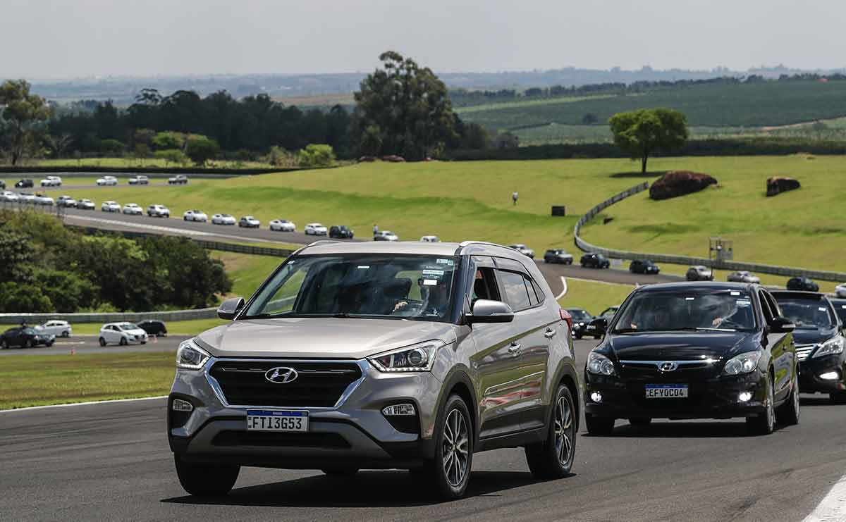 Guinness: Hyundai faz no Brasil o maior desfile de carros no mundo