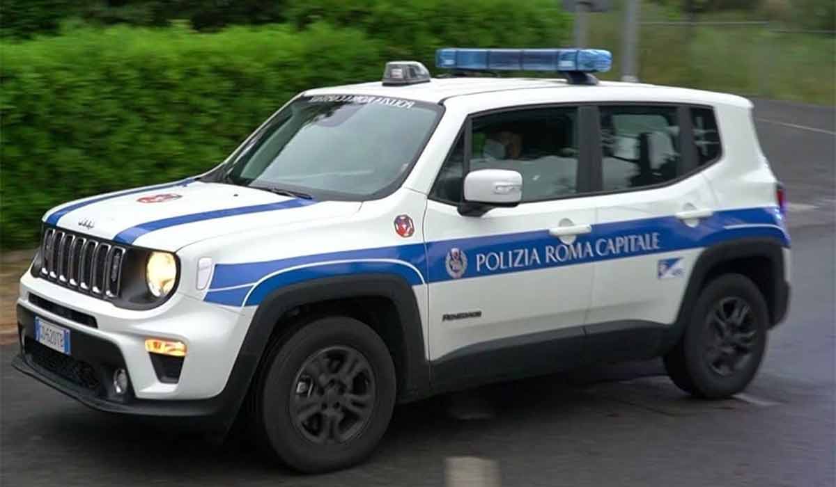 Jeep Renegade 4xe vira viatura da polícia na Itália