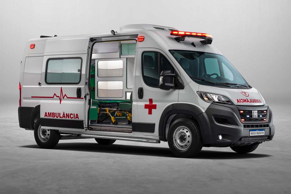 Ducato Multi transformada em ambulância