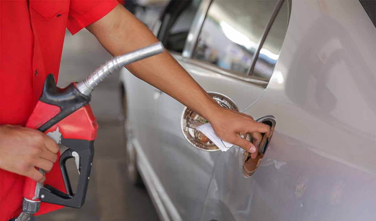 Outubro começa com aumento no preço do óleo diesel