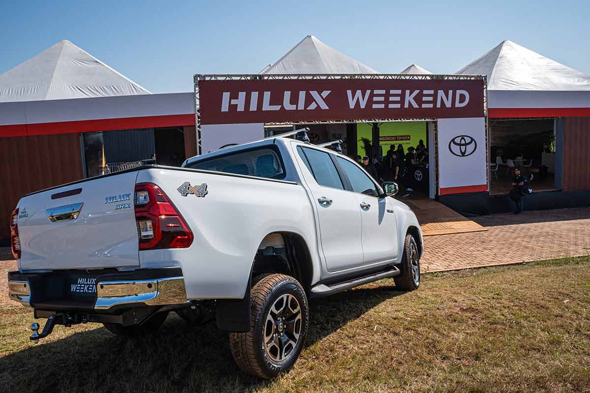 Toyota Hilux Weekend chega à BH com desafios off-road