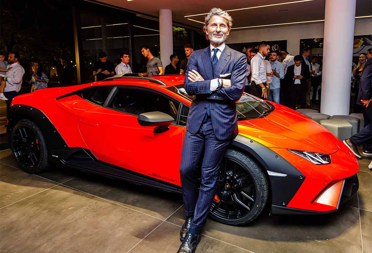 Lamborghini tem novo showroom em SP e apresenta  Huracán Sterrato