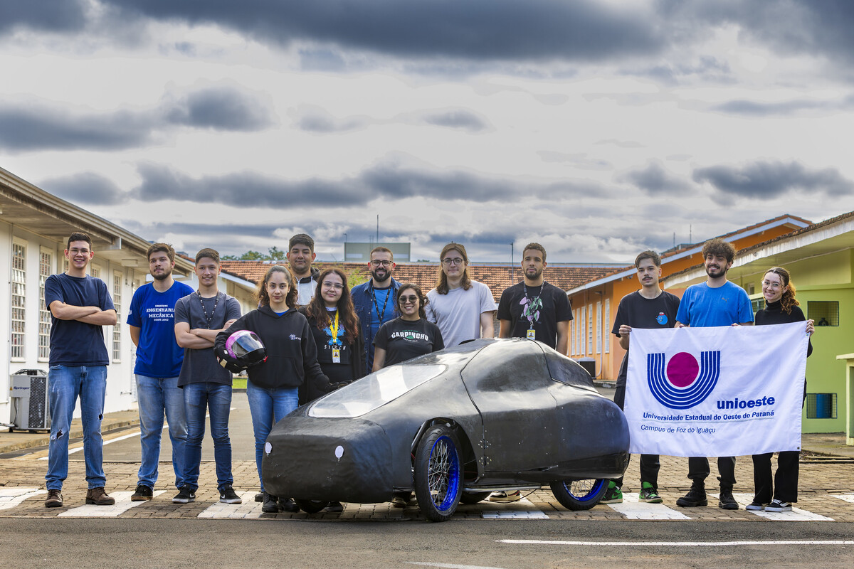 Universitários Apresentam Carro Movido a Hidrogênio Verde