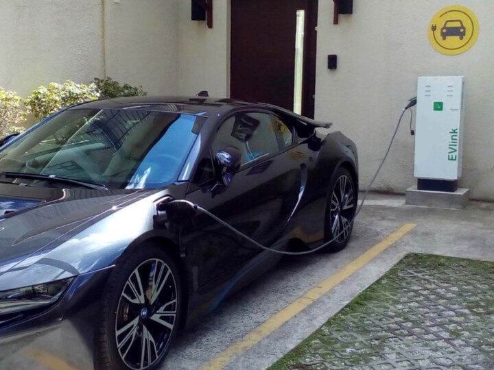 SP estabelece regras para carregadores de carros elétricos em garagens