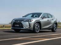 Lexus UX 300h 2025: mais potente e mais barato