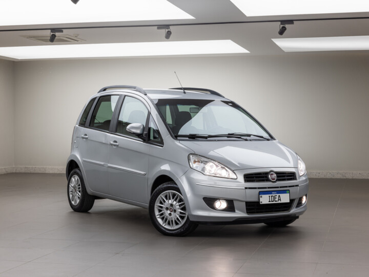 O Fiat Idea “Amassado” do Papa Francisco