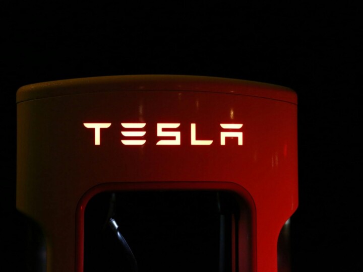 Tesla Sofre Impactos da Guerra Tarifária entre EUA e China