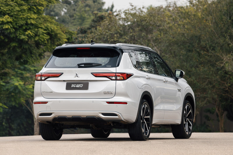Mitsubishi Outlander PHEV 2026
