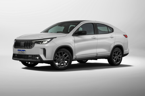 Fiat Fastback Impatus T200 Hybrid 2026