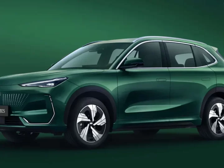 Geely EX5 mal chegou e já tem modelo aprimorado na China