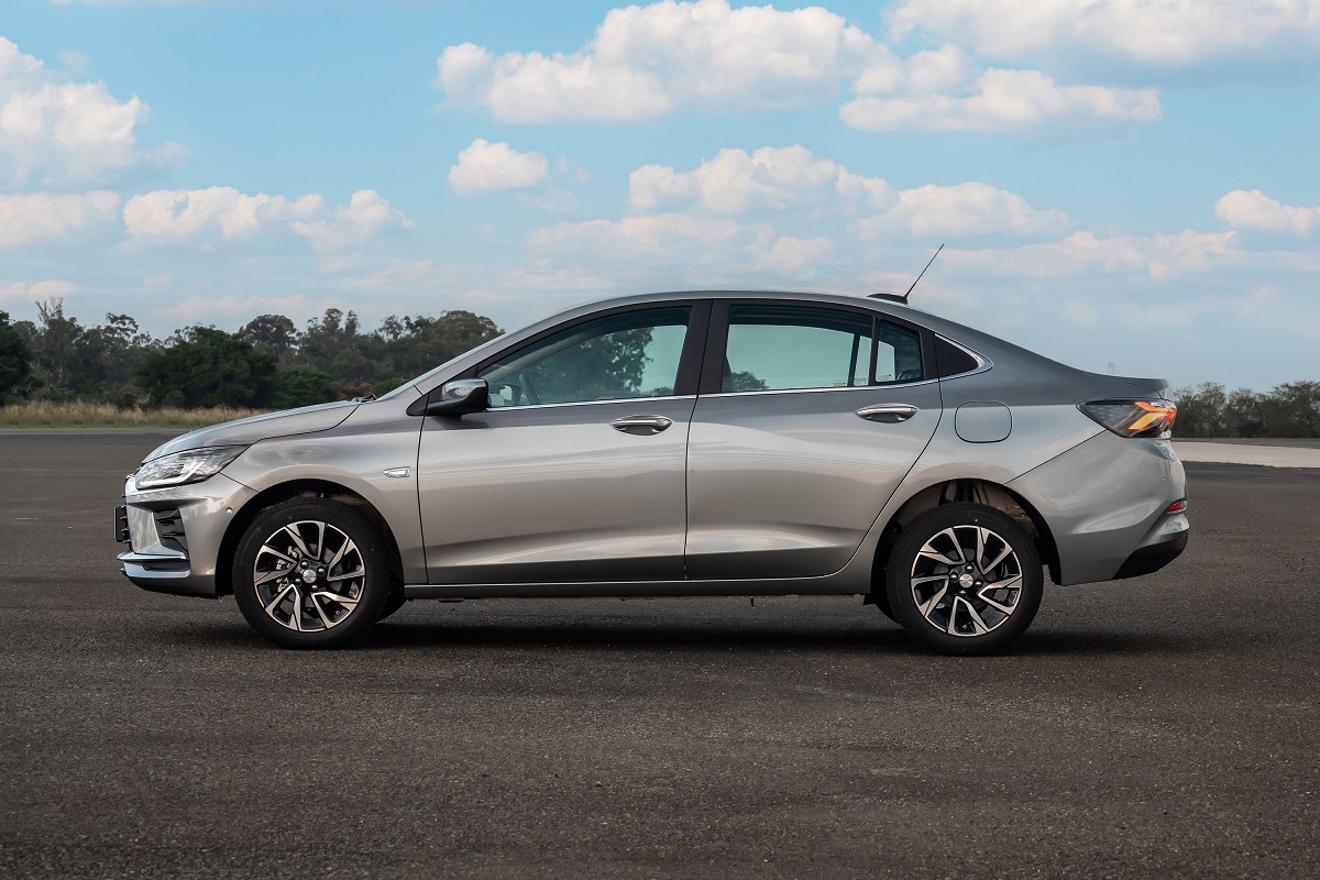 Chevrolet Onix terá versão somente a etanol para custar menos; veja preços