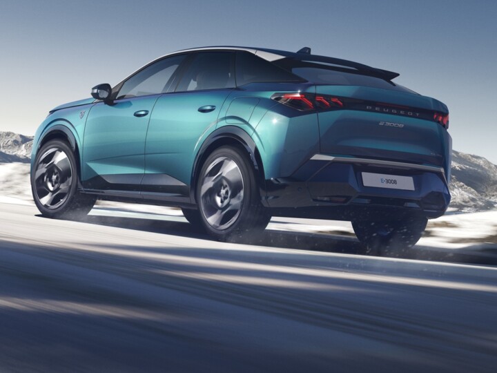 Em testes no Brasil, Peugeot 3008 chega a 200 mil unidades produzidas na França