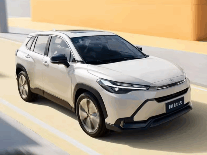 Toyota Corolla Cross ganha nova dianteira e fica mais moderno na China