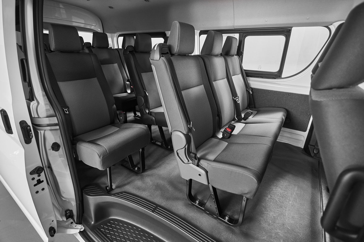 Toyota lança van Hiace derivada da Hilux com preço competitivo