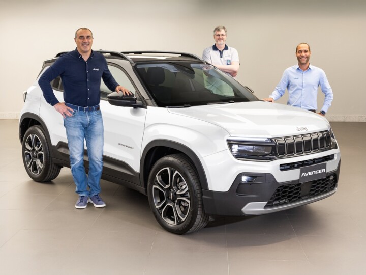 Stellantis reestrutura lideranças e nomeia brasileiro para comandar América do Sul