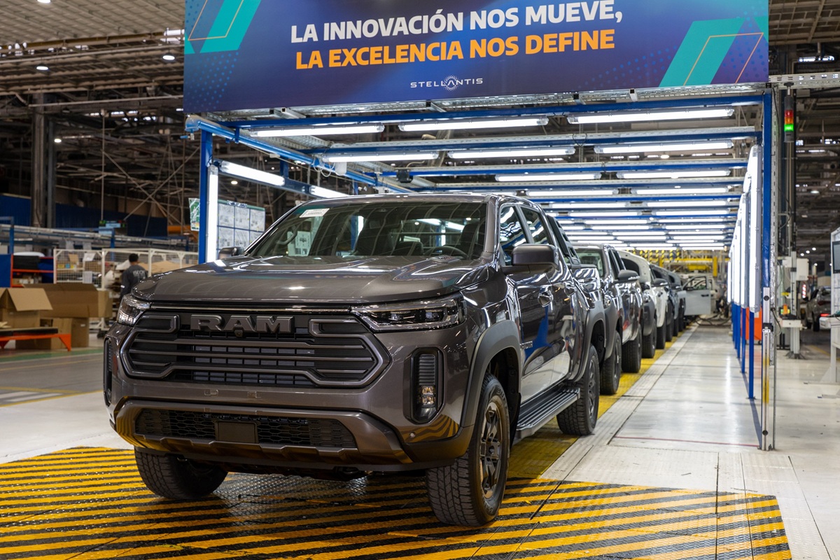 Ram Dakota aparece de cara limpa e já é produzida na Argentina