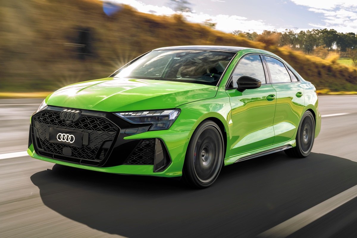 Novo Audi RS 3 chega às lojas com tração quattro e 400 cv