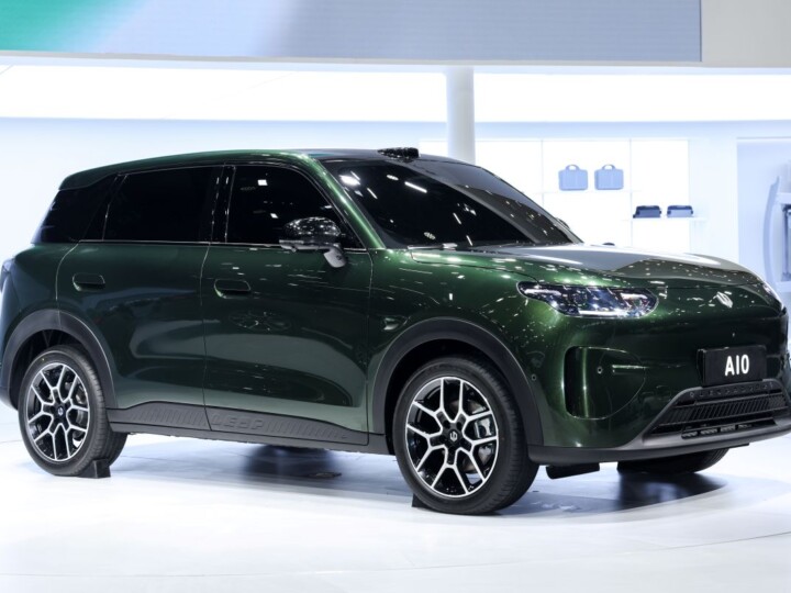 Leapmotor apresenta A10 na China para brigar com BYD Yuan Pro