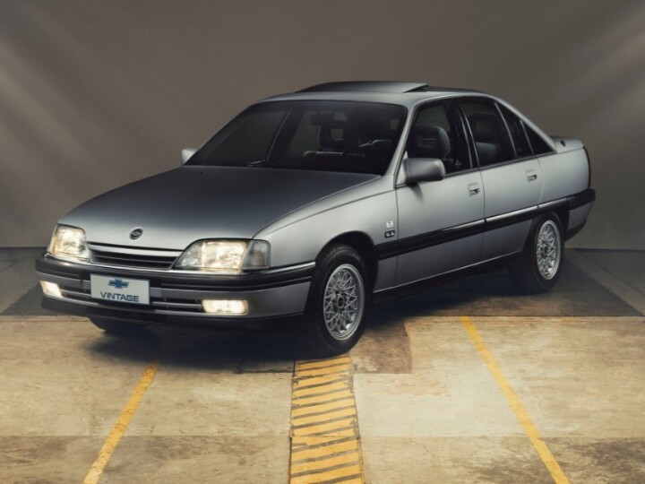 Vai a leilão: Omega CD 1994 é restaurado oficialmente pela Chevrolet