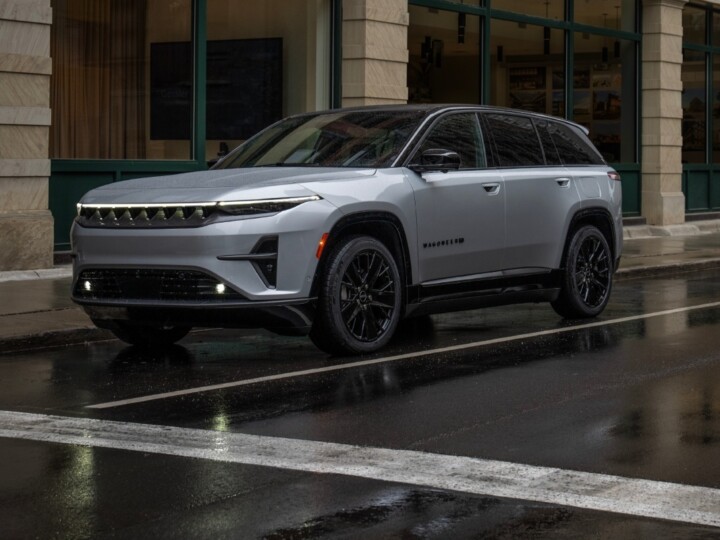 Stellantis amarga prejuízo bilionário em 2025; culpa dos EVs?