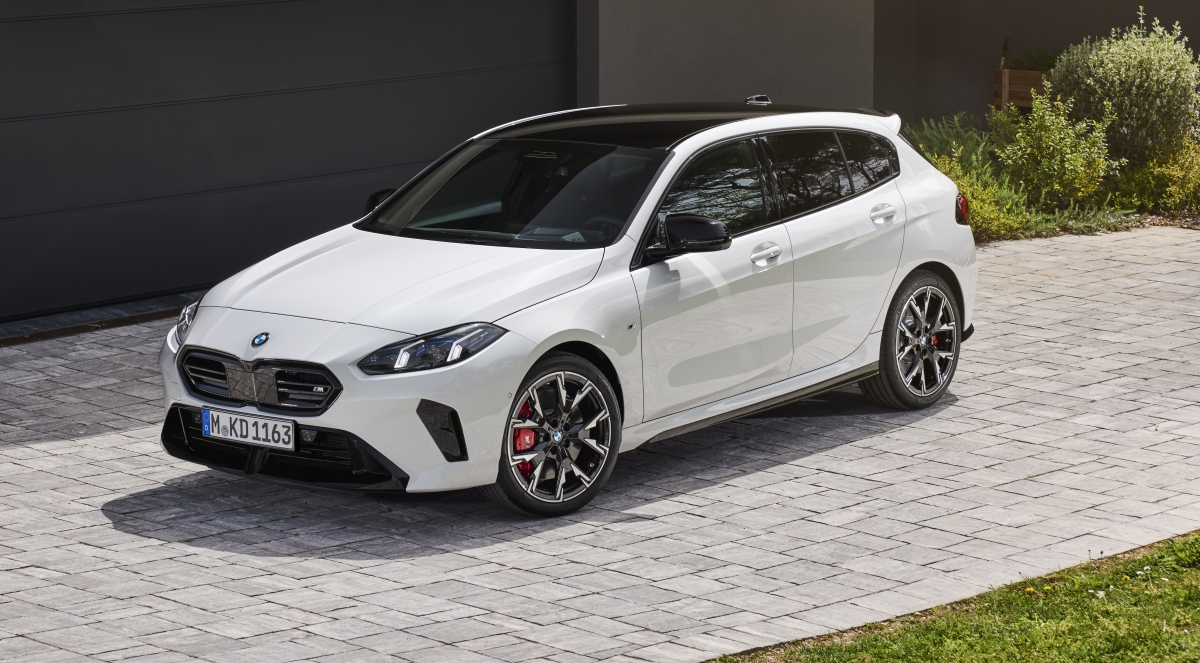 BMW Série 1 chega ao Brasil com 317 cv por quase meio milhão