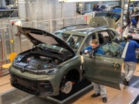 Volkswagen vai cortar 50 mil funcionários na Alemanha após lucro cair