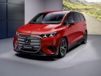 Mercedes-Benz apresenta VLE como inédita minivan elétrica de luxo