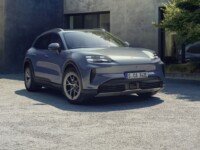 Novo Porsche Cayenne ganha versão “intermediária” de R$ 1 mi