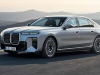 Novo BMW Série 7 atualiza design, renova interior e volta com V8