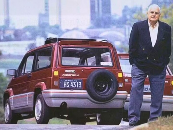 ​O motor do lado direito vai explodir