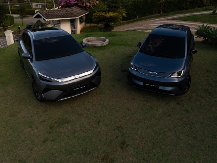 BYD lança novos Dolphin SE e Yuan Plus com tração integral
