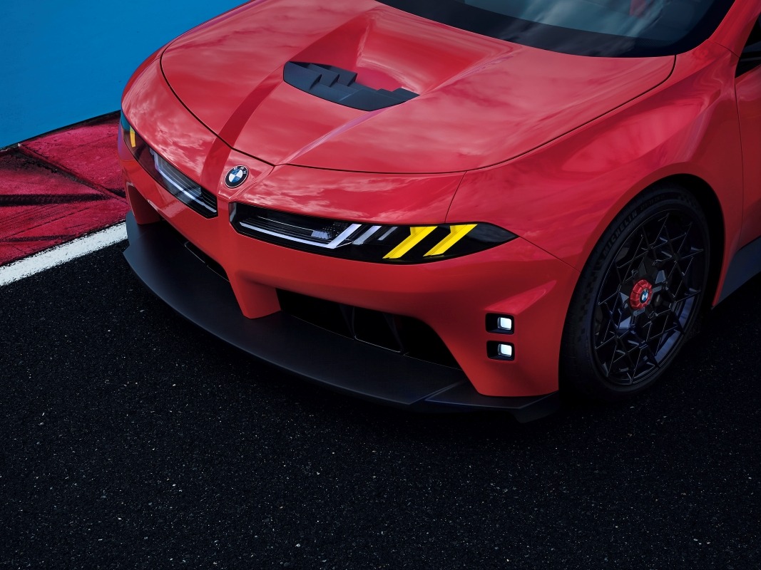 BMW mostra conceito que antecipa novo M3 elétrico com 4 motores