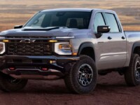 Nova geração da Chevrolet Silverado estreia nos EUA com dois inéditos V8