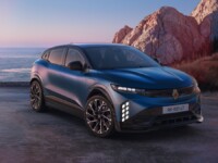 Renault Megane E-Tech ganha novo visual na Europa