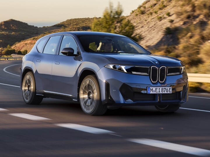 BMW iX3 chega ao Brasil por R$ 582.950