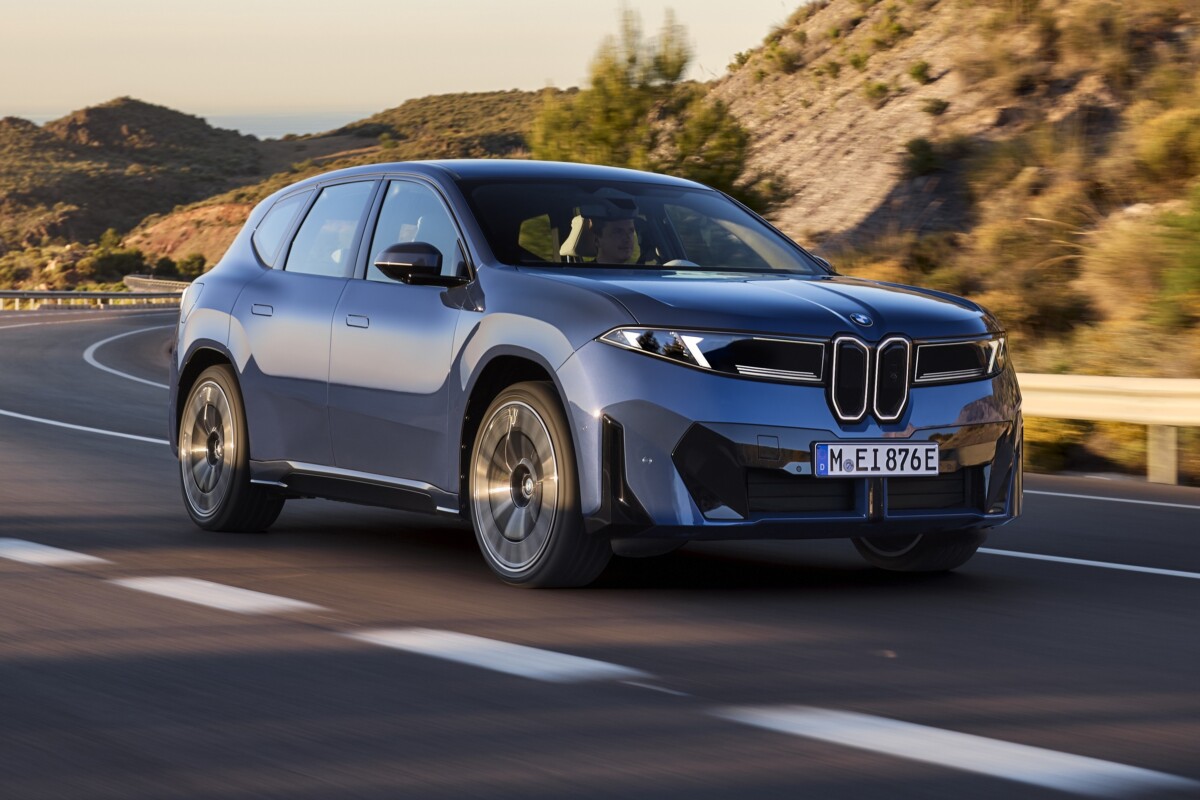 BMW iX3 chega ao Brasil por R$ 582.950