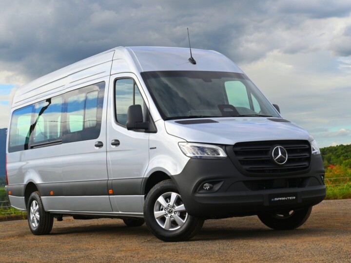Mercedes-Benz lança Sprinter elétrica para passageiros no Brasil