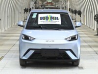 BYD alcança 100 mil carros produzidos no Brasil