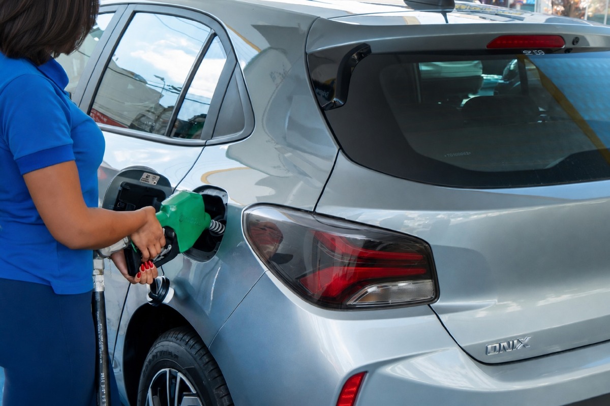 Gasolina E32 chega aos postos: por que o Brasil adiciona etanol ao combustível?